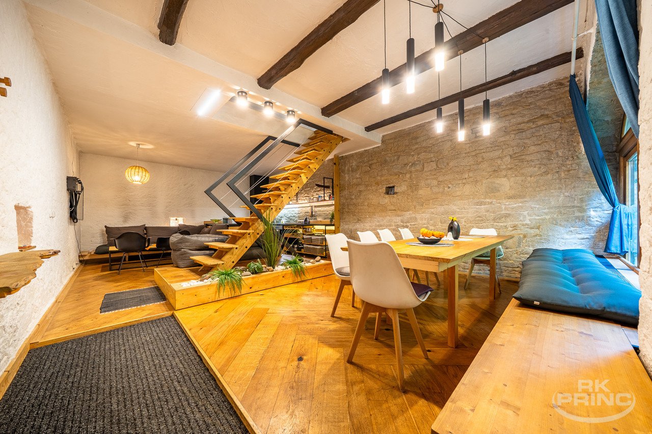 tn_zoom_filename_28895