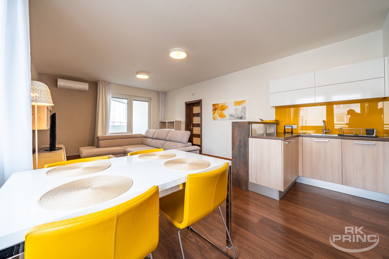 tn_zoom_filename_28998